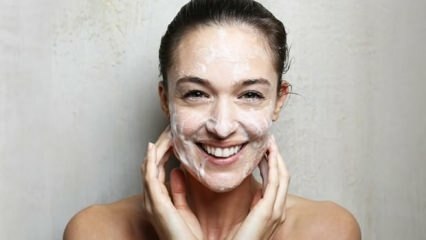 Come viene eseguita la cura della pelle più semplice?
