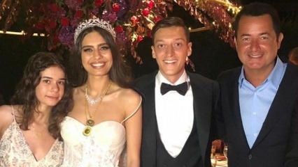 Acun Ilıcalı ha cenato con Amine e Mesut Özil, appena sposati