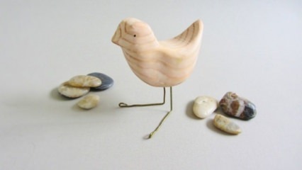 Decorazione da tavola con motivo di uccelli in legno a casa 