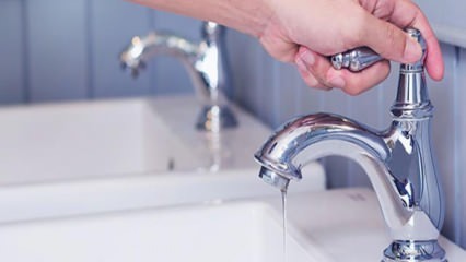 Come sostituire il rubinetto del bagno? Come sostituire la batteria del rubinetto che perde acqua?