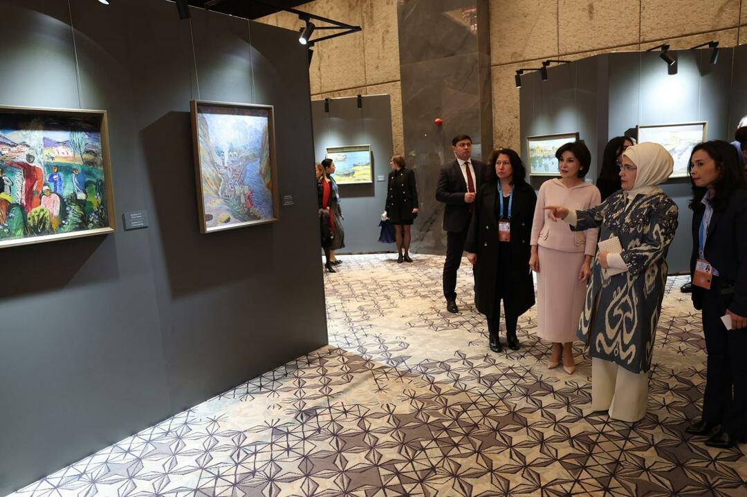 Emine Erdoğan ha visitato la mostra dei colori dell'Uzbekistan a Samarcanda
