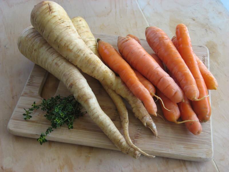 la pastinaca appartiene alla famiglia delle carote arancioni