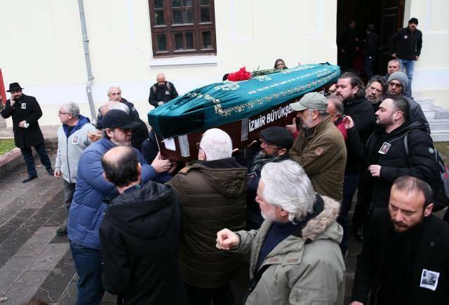 Il corpo di Levent Güner è stato sepolto nel vecchio cimitero di Bornova