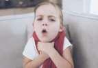 Cosa si dovrebbe fare per una tosse che non va via nei bambini? Cosa causa la tosse nei bambini?