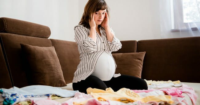 Donne in gravidanza che hanno paura della nascita
