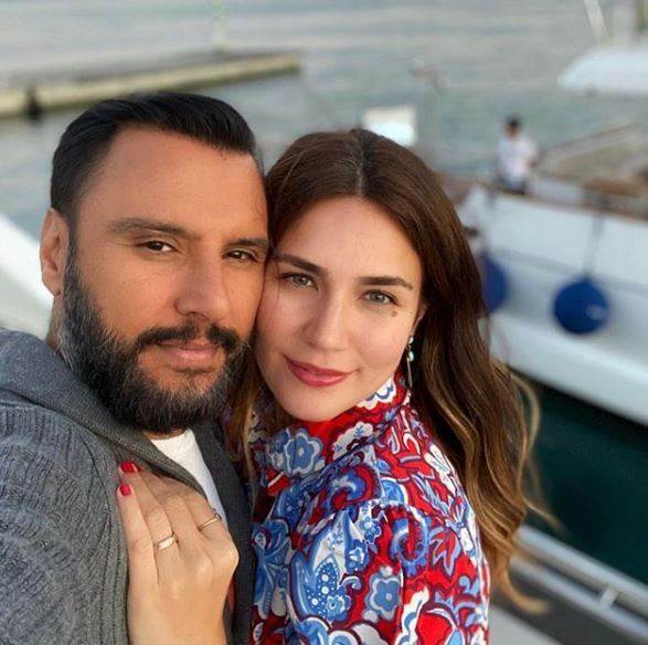 La moglie di Alişa, Buse Varol, è incinta del suo secondo bambino 