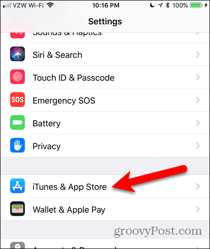 Tocca iTunes e App Store nella schermata Impostazioni