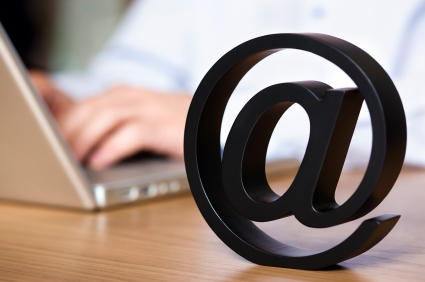 stock photo 15899912 vicino al simbolo con il laptop