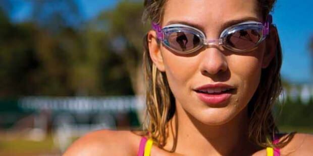 Come rimuovere la condensa sugli occhiali del nuotatore?