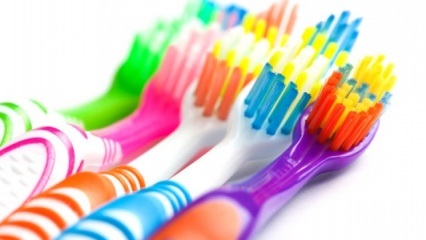 Cosa considerare quando si sceglie uno spazzolino da denti