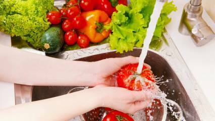Come si lavano frutta e verdura? Il consiglio scientifico avverte: questi errori causano avvelenamento!