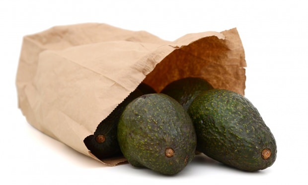 Come si sbuccia l'avocado? Cosa si fa per ammorbidire rapidamente l'avocado?