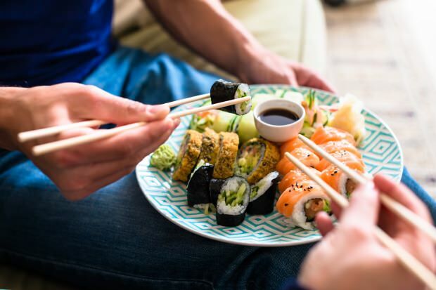 Come mangiare il sushi? Come fare il sushi in casa? Trucchi per il sushi