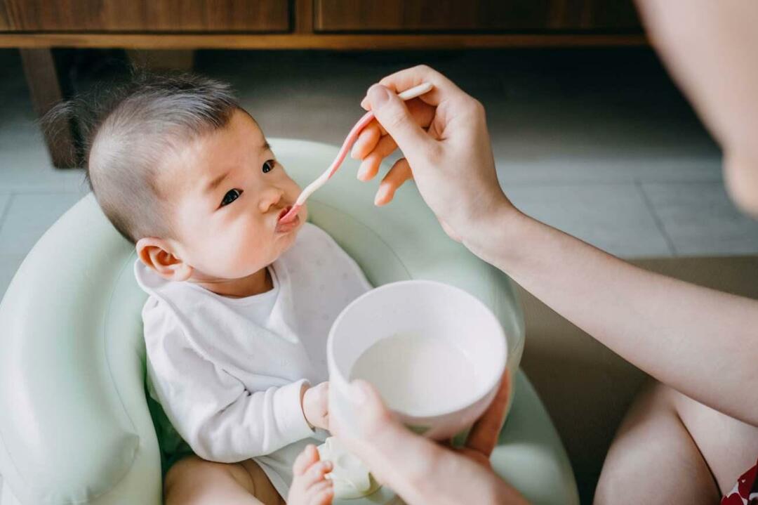 nutrire lo yogurt per bambini