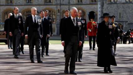 Il Regno d'Inghilterra è diventato nero! Immagini dal funerale del principe Filippo ...