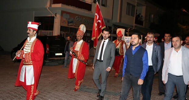 Il sindaco di Nevşehir ha sollevato il popolo con la squadra di Mehter