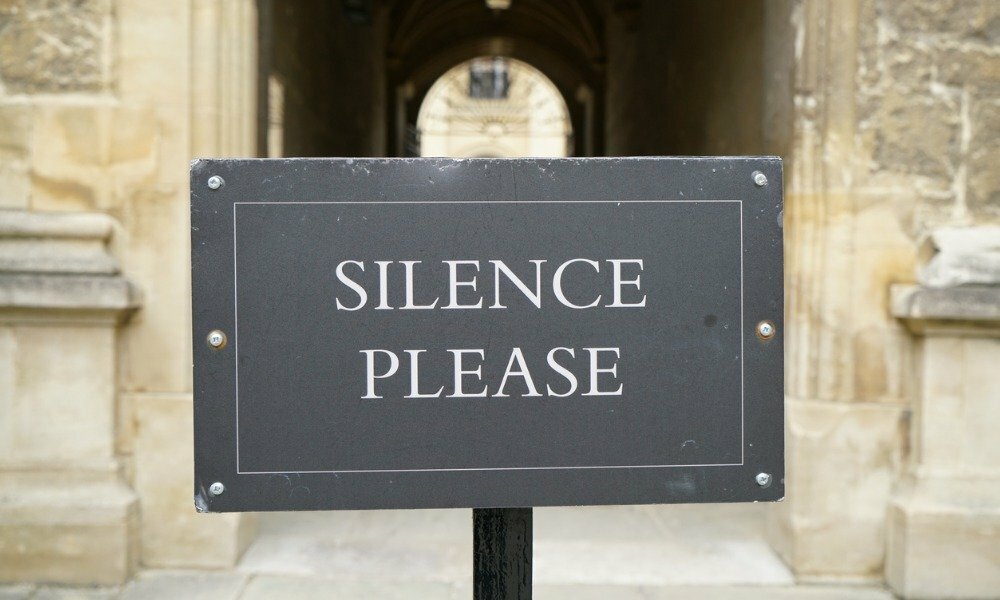 silenzio-per favore-imessage-eroe