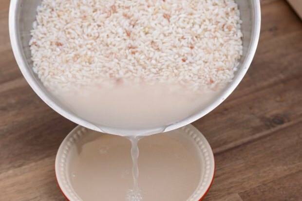 Come preparare l'acqua di riso