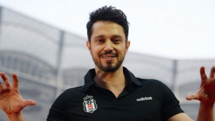 Momenti duri di Murat Boz, che è salito sul palco delle celebrazioni del campionato del Beşiktaş!