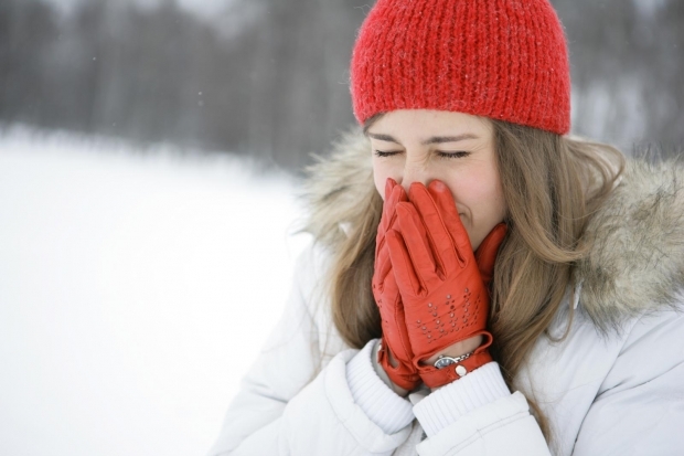 una persona con un'allergia al freddo è colpita dal doppio del raffreddore rispetto a una persona normale fredda