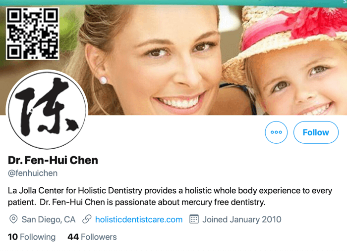 screenshot del profilo Twitter di @fenhuichen con un collegamento al suo sito Web dove sono disponibili le informazioni di contatto e la prenotazione di un appuntamento