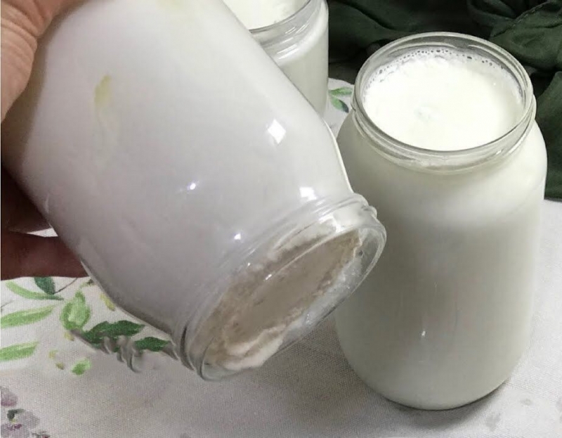 Qual è il modo semplice per preparare lo yogurt? Come fare lo yogurt pratico a casa? Yogurt come la pietra in barattolo