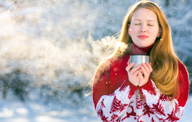 Consumare bevande calde in inverno a causa di una malattia