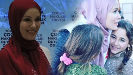 L'attrice Hijab Gamze Özçelik è in viaggio per l'Africa!