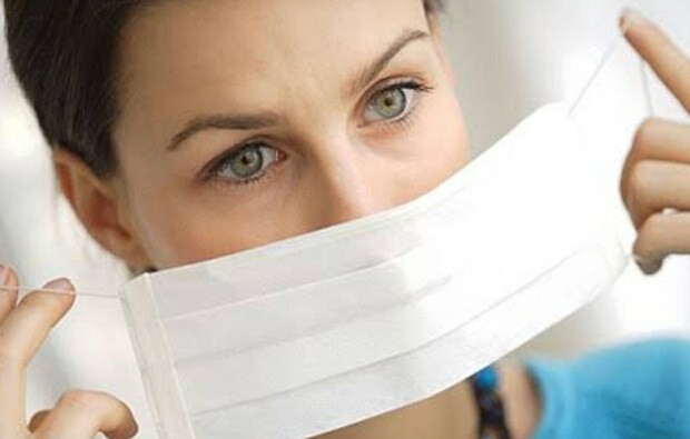 Come indossare una maschera protettiva chirurgica