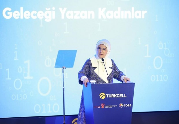 Premi delle donne che scrivono il futuro dalla First Lady Erdoğan