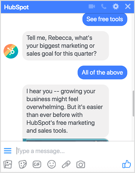 Molly Pitmann dice che fare domande funziona bene in un chatbog. Il chatbot HubSpot pone domande come Qual è il tuo più grande obiettivo di marketing o di vendita per questo trimestre?