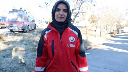 Chi sta parlando Emine Kuştepe con Azize nel terremoto?