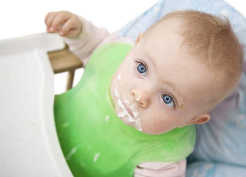 Che cos'è lo strangolamento del vomito nei neonati?