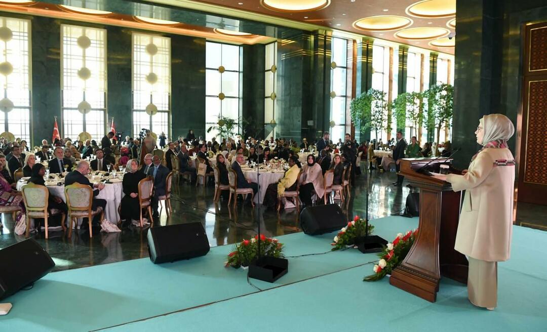 Emine Erdogan, che ha tenuto un discorso sul programma della casa africana