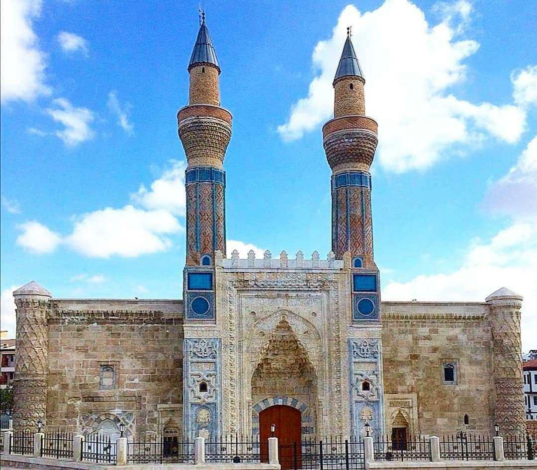 Scene da Gök Madrasa