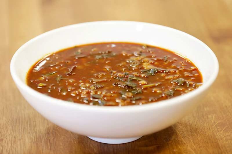 Come preparare la zuppa di lenticchie nere?