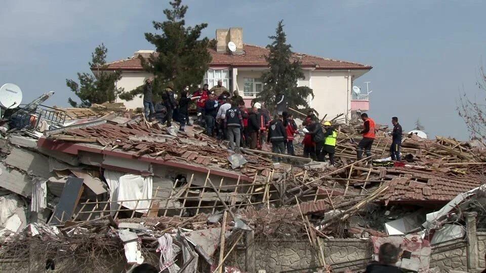 Emine Erdoğan ha espresso i suoi migliori auguri a tutti i cittadini colpiti dal terremoto di Malatya