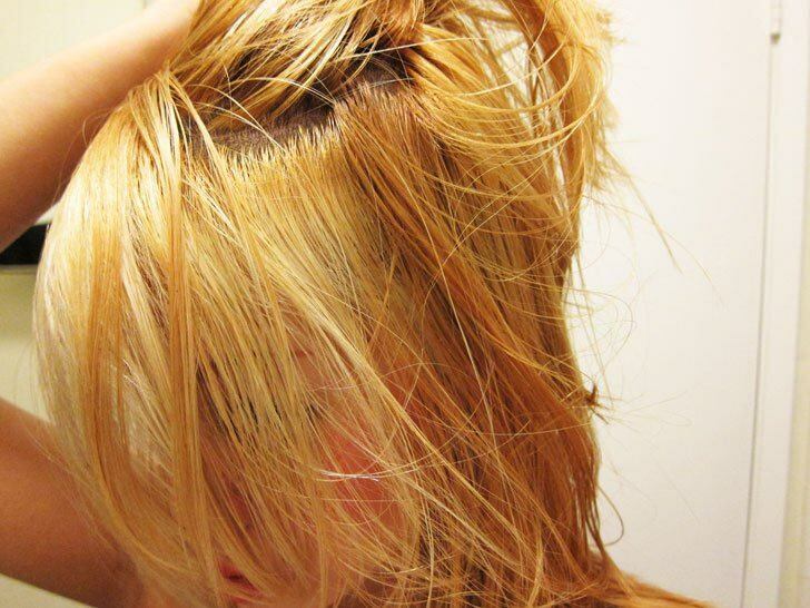 Cos'è il toner per capelli e come si usa? Come fare lo shampoo viola a casa?