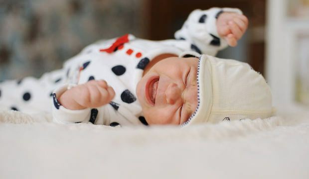 Qual è la colica nei neonati? Quali sono le loro cause e soluzioni?