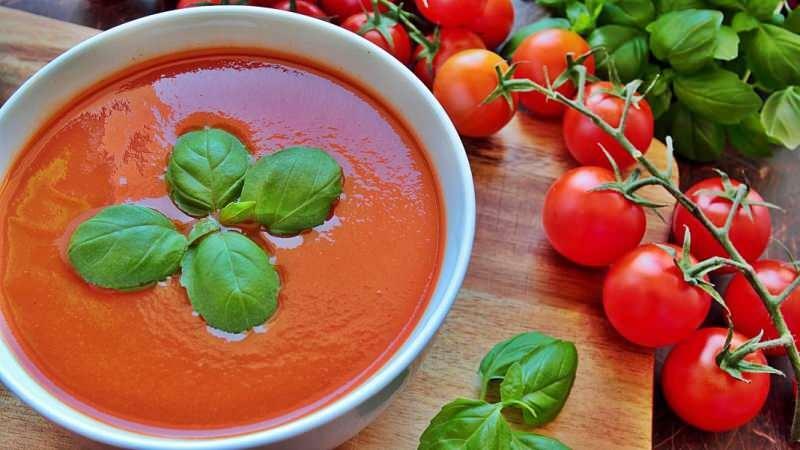 Quante calorie hanno i pomodori? La zuppa di pomodoro fa ingrassare?