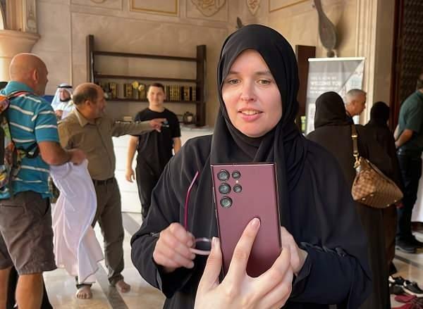 I turisti in Qatar incontrano l'Islam