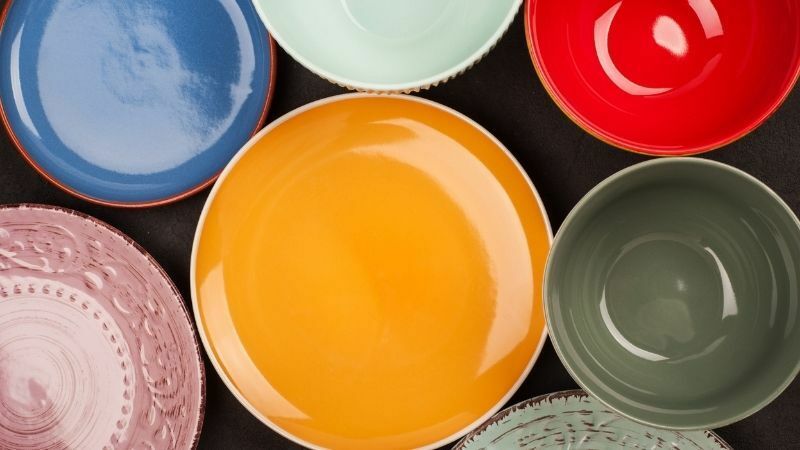 Gli scienziati hanno spiegato che i piatti colorati fanno bene al problema della scelta del cibo
