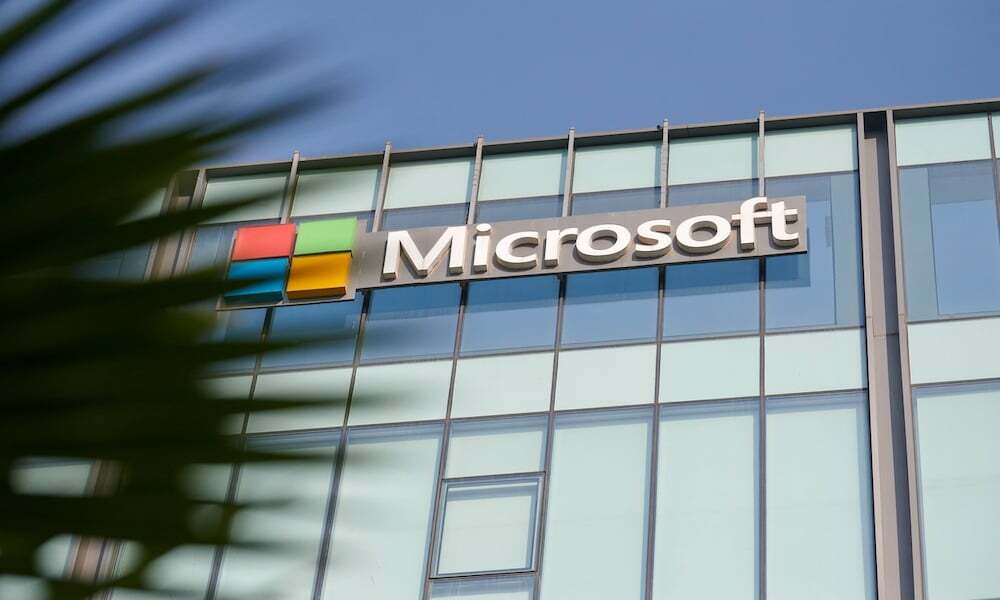 I dipendenti di OpenAI minacciano di lasciare in massa per Microsoft
