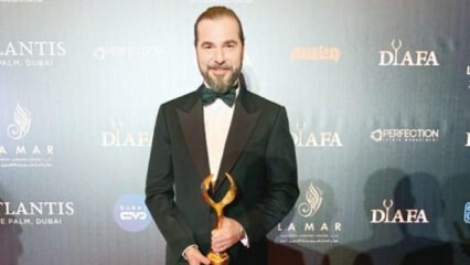 Engin Altan Düzyatan ha ricevuto il premio più prestigioso del Medio Oriente!