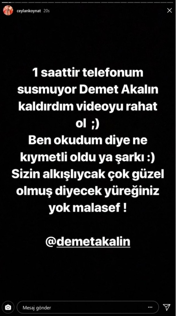 Impedisce a Ceyla Koynat, che legge di nuovo la canzone di Demet Akalın!