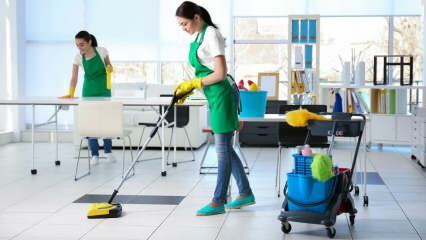 Come viene eseguita la pulizia più pratica dell'ufficio e come viene disinfettata?