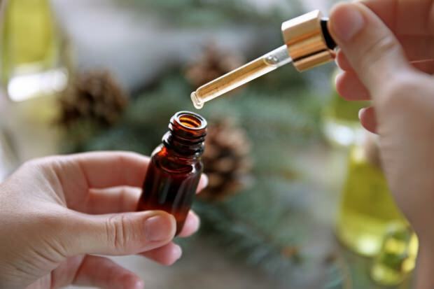 Quali sono i benefici dell'olio di trementina di pino per i capelli? Come usarlo
