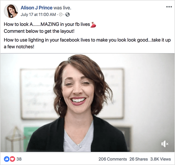 Questo è uno screenshot di Alison J Prince che ospita un video in diretta su Facebook il 17 luglio alle 11:00. Il testo del post sopra il video dice "Come guardare A... MAZING nelle tue vite fb Commenta qui sotto per ottenere il layout! Come usare l