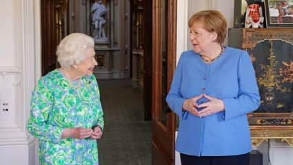 Regina Un regalo speciale di Elisabetta al presidente tedesco Angela Merkel!