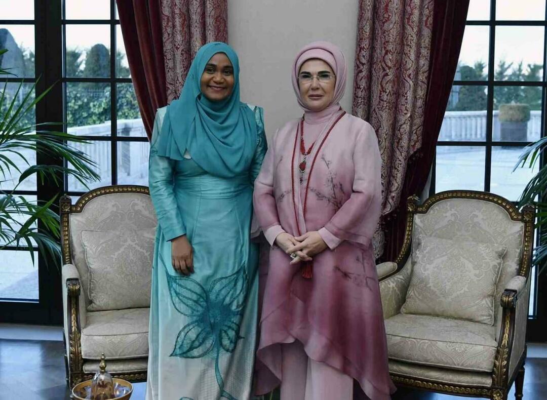 La First Lady Erdoğan ha incontrato Sajidha Mohamed, moglie del presidente delle Maldive Muizzu